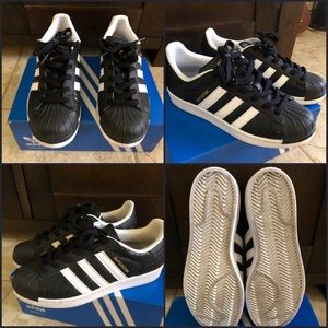 Used Adidas (Women’s 8/ Men’s 6.5)